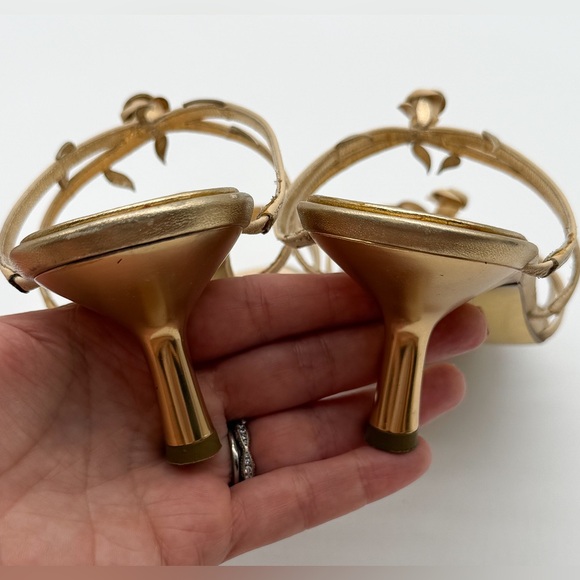 Chanel Vintage 2001 Rosebuds Strap Sandal Beige & Gold Leather Kitten Heel EU 39 - Picture 14 of 15